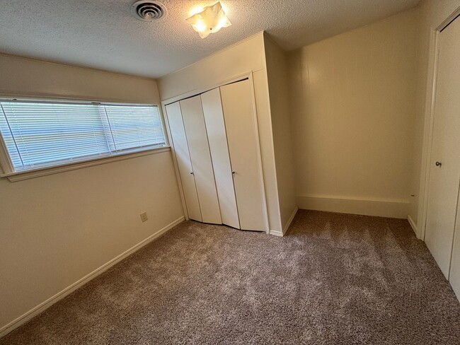 Photo - 1810 S Erie, Apt 1-4 Unidad 1810 S Erie, Apt 3
