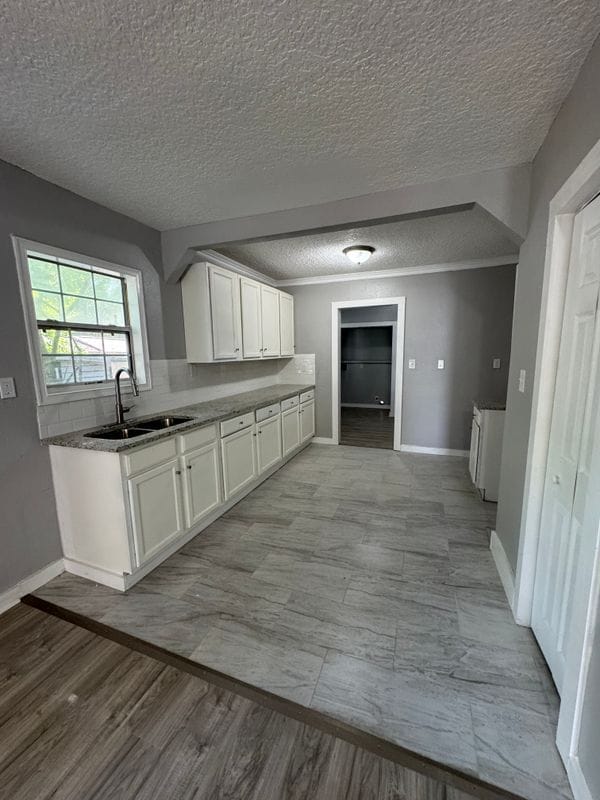 Photo - 5432 Tyler Ave