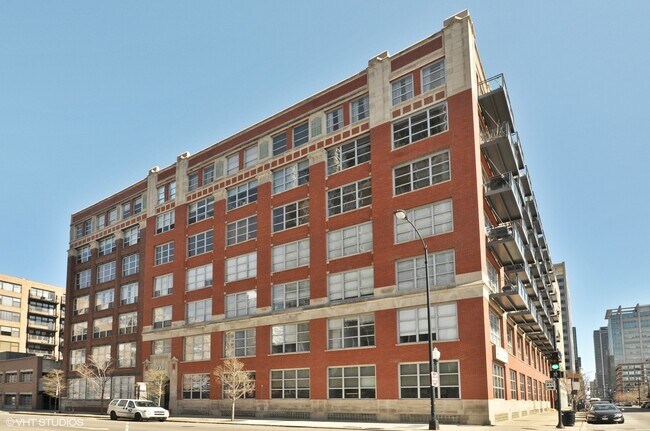 Building Photo - 333 S Desplaines St Unit 605