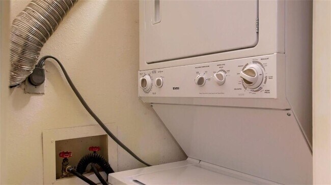 Photo - 908 Poplar St Unit 203