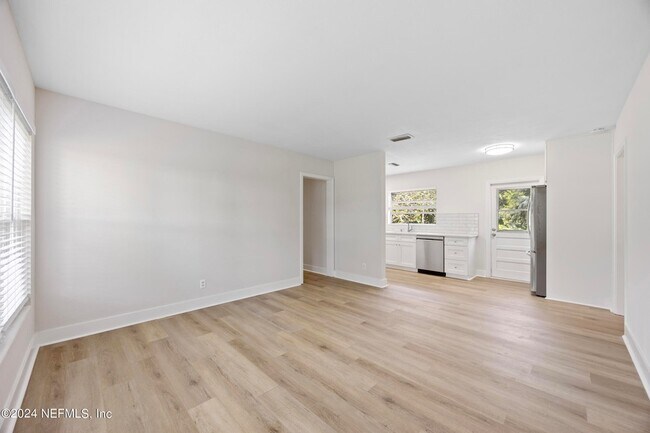 Photo - 1871 Arden Way