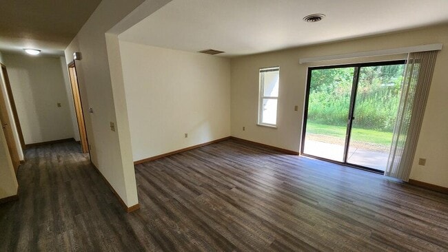 Photo - 5001 Taylor Rd