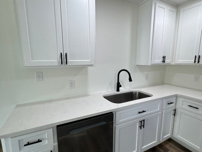 Photo - 135 Edgewood St