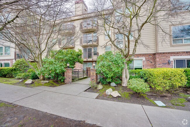 Building Photo - Convenient Queen Anne Location! 1bd/1bth C... Rental