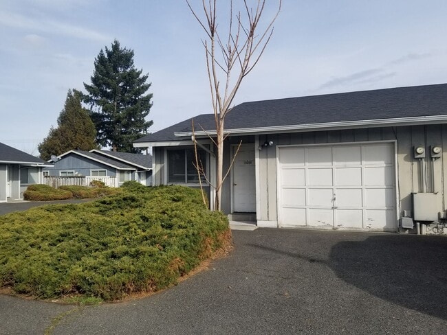 Building Photo - b1009 Unit a