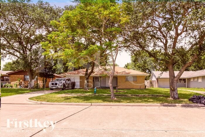 Photo - 1610 13th Ave N