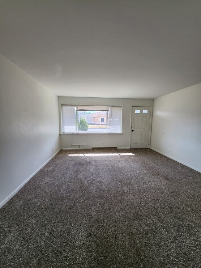 Photo - Swords & Rohmann Unit 3027