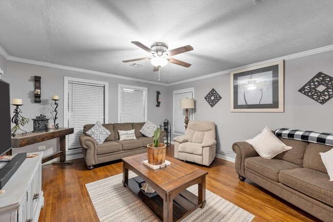 Photo - 3241 Edmond Ave