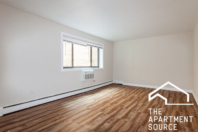 Photo - 5851 N Winthrop Ave Unit 304