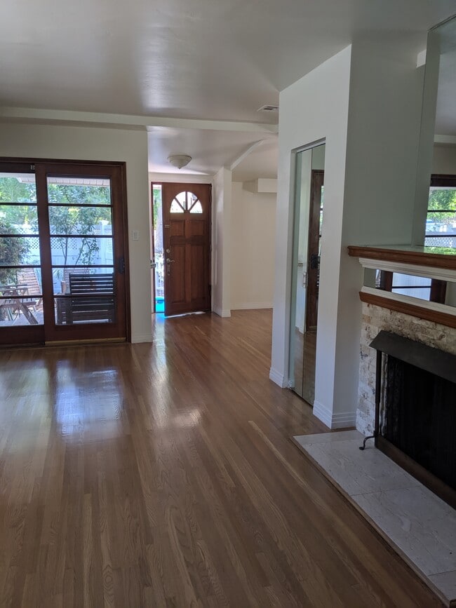 Photo - 4228 Greenbush Ave