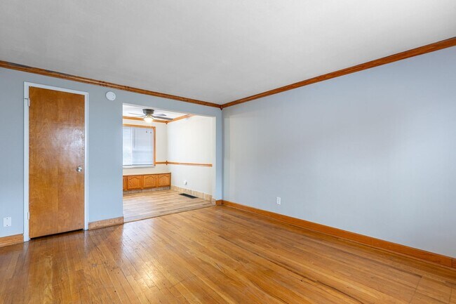 Photo - ???Winter is here - stop scraping ice!??? - 2BR/1BA Townhome with Attached Garage and W/D Hookups