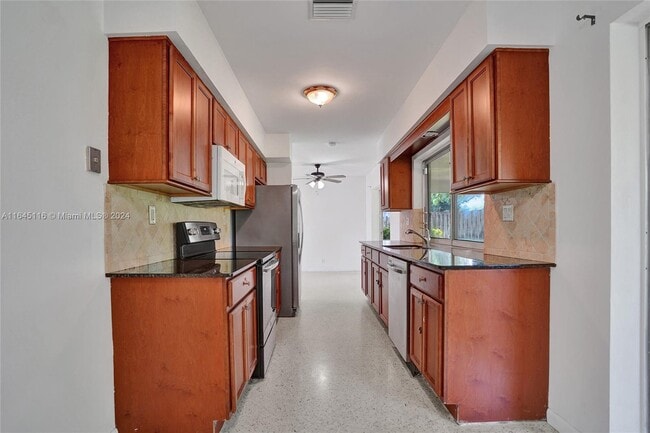 Photo - 4899 NW 5th Ave