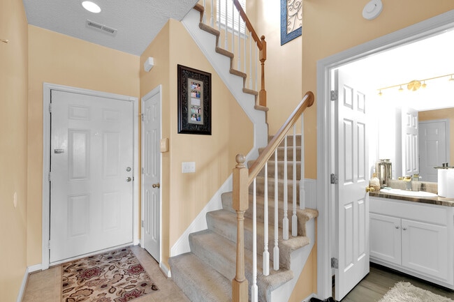 Photo - 423 Reflection Ln