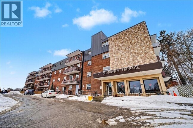 Photo - 41 Sutherland St W Unit 416