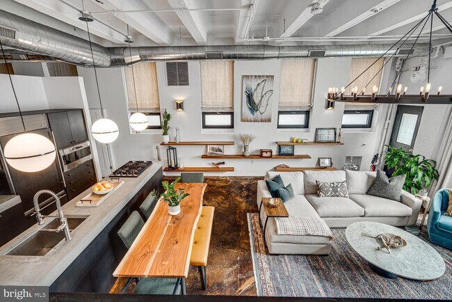 Photo - 1413 Swann St NW