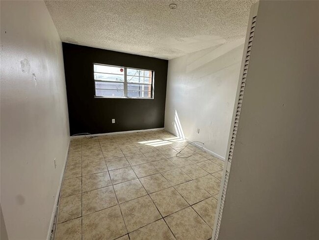 Photo - 3710 NW 21st St Unit 208