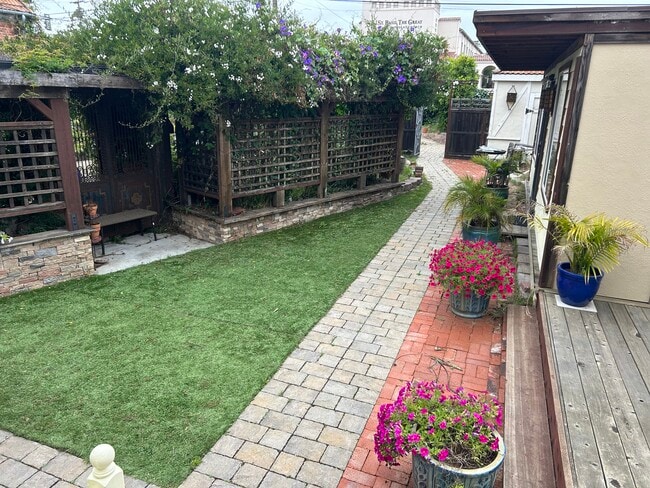 Photo - 1140 Tuolumne St