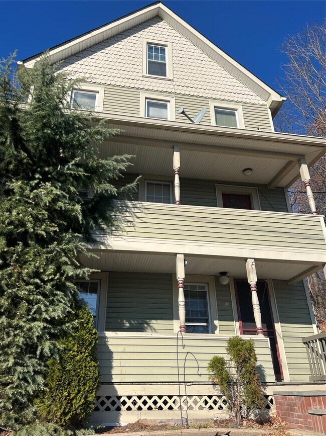 Building Photo - 46 Wayne Ave Unit 3 Rental
