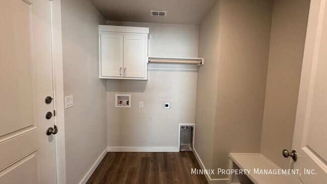 Photo - 7704 Elm Ave