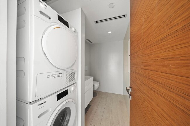 Photo - 1331 Brickell Bay Dr Unit BL-25