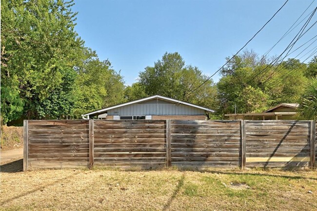 Photo - 1308 E 52nd St