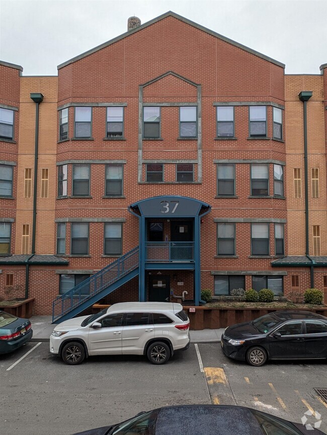 Building Photo - 160 Lafayette St Unit 37101 Rental
