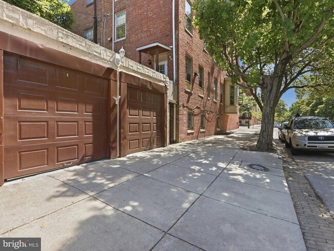 Photo - 1435 Bolton St