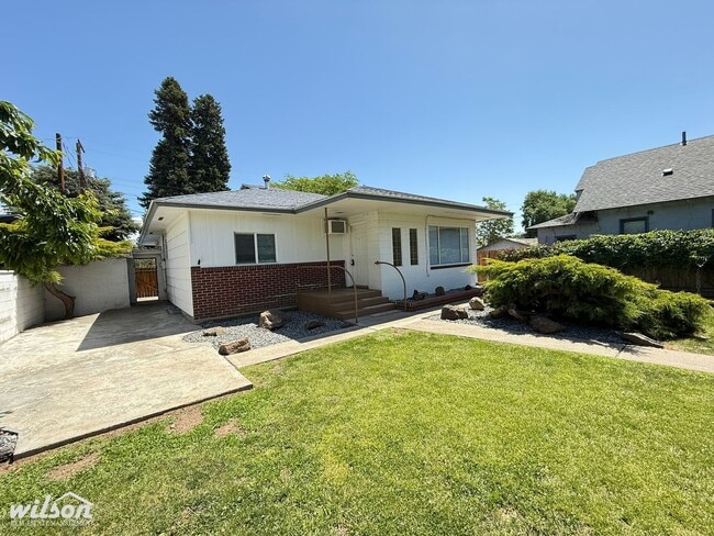 Spacious 3-Bedroom - 2-Bath Home with Bonu... - Spacious 3-Bedroom - 2-Bath Home with Bonu...