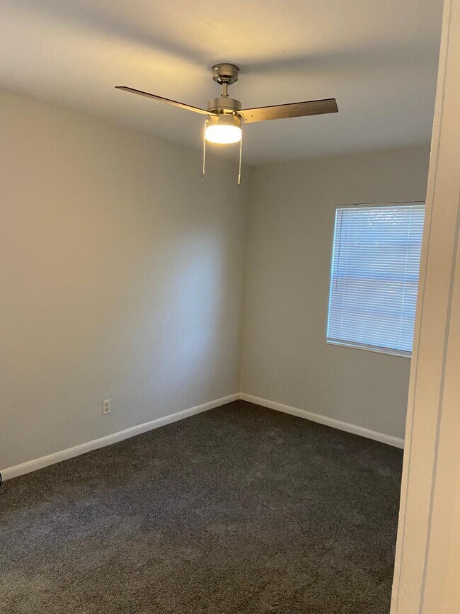 Photo - 5934 Blackthorn Rd