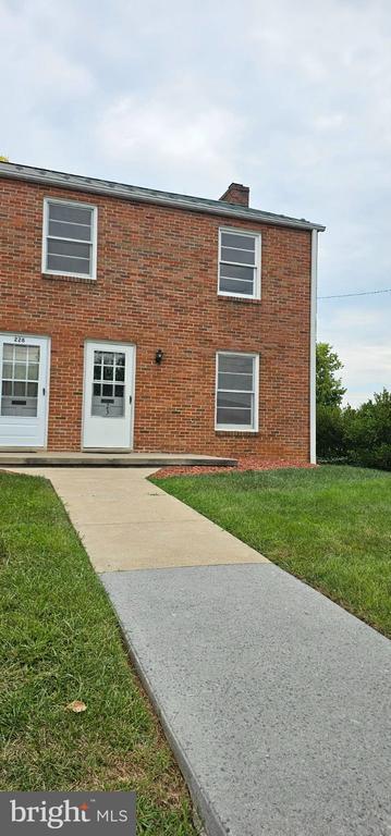 Building Photo - 230 E Whitlock Ave