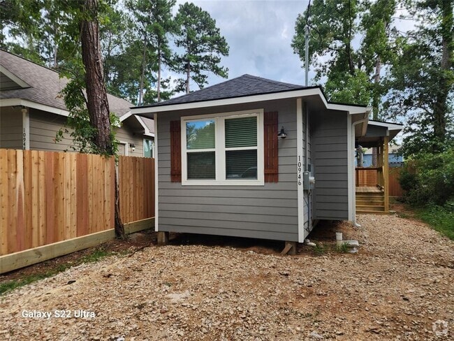Building Photo - 10946 Amblewood St Rental