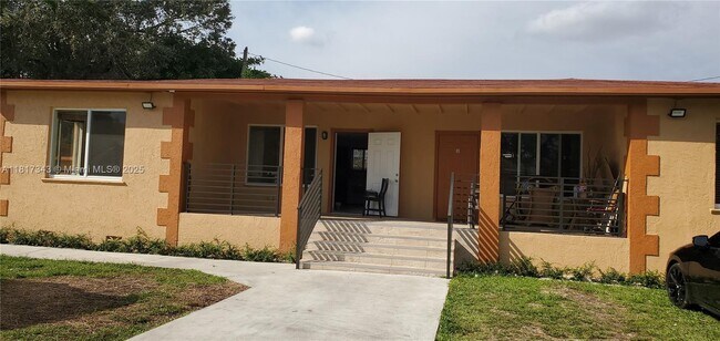 Building Photo - 1740 NE 148th St Unit 01 Rental