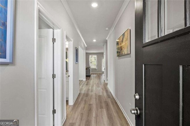 Photo - 213 Chiswick Lp