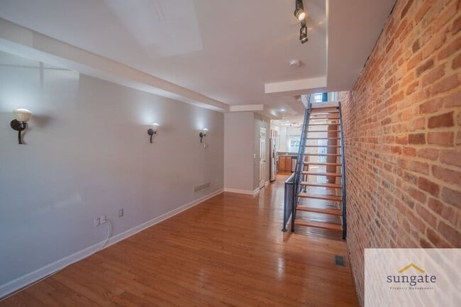 Photo - 11 N Streeper St