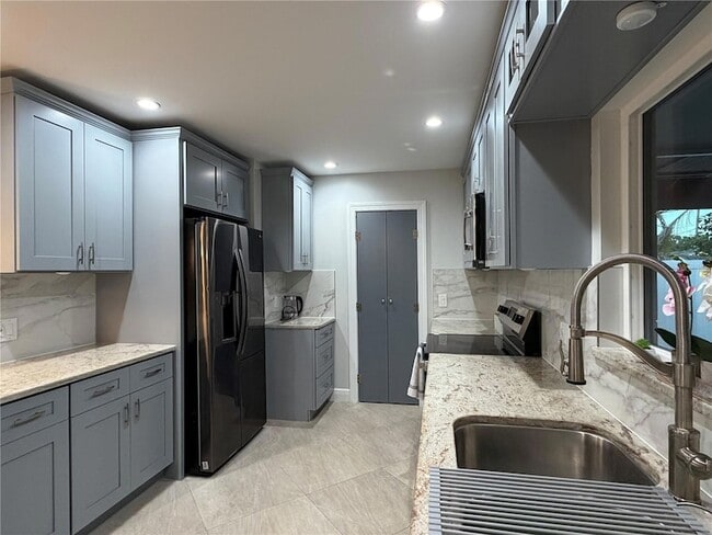 Photo - 3435 Overlook Dr NE