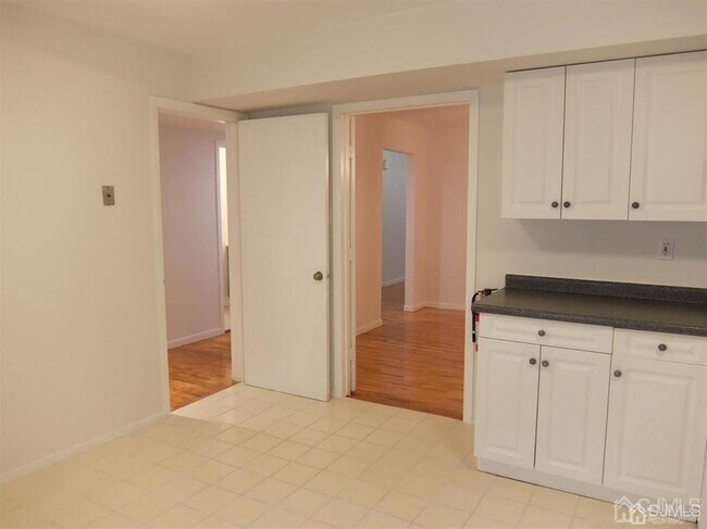 35 Sayre Dr