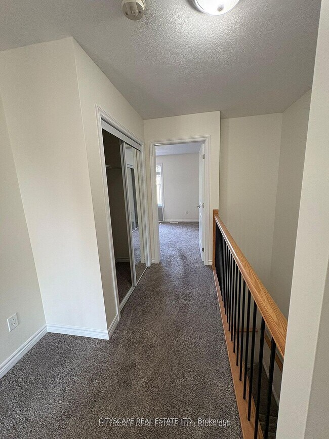 Photo - 10 Dufferin St