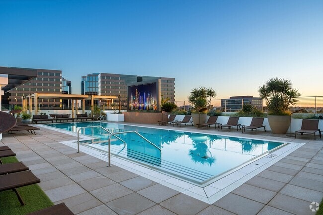 Building Photo - Aurum Rental