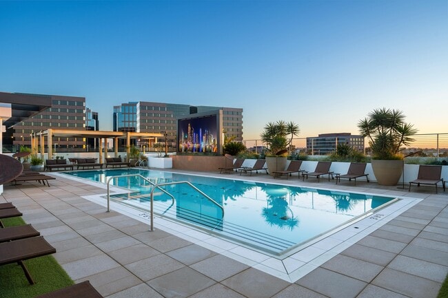 Building Photo - Aurum Rental