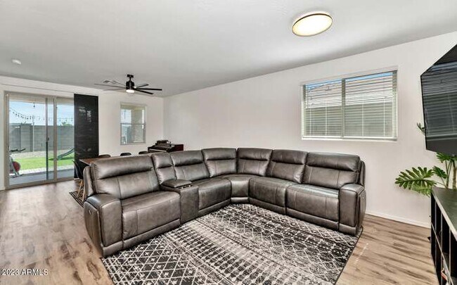 Photo - 18174 W Robin Ln