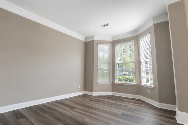 Photo - 10132 Montrose Dr