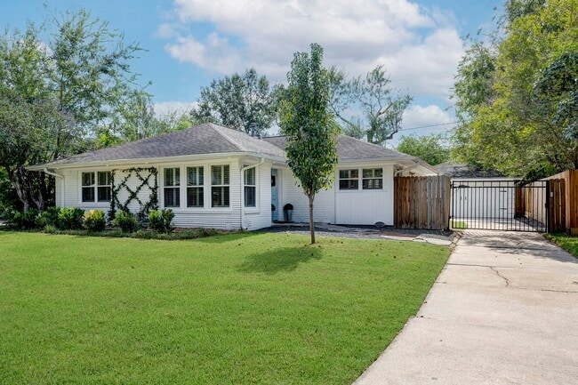 Photo - 3511 Broadmead Dr