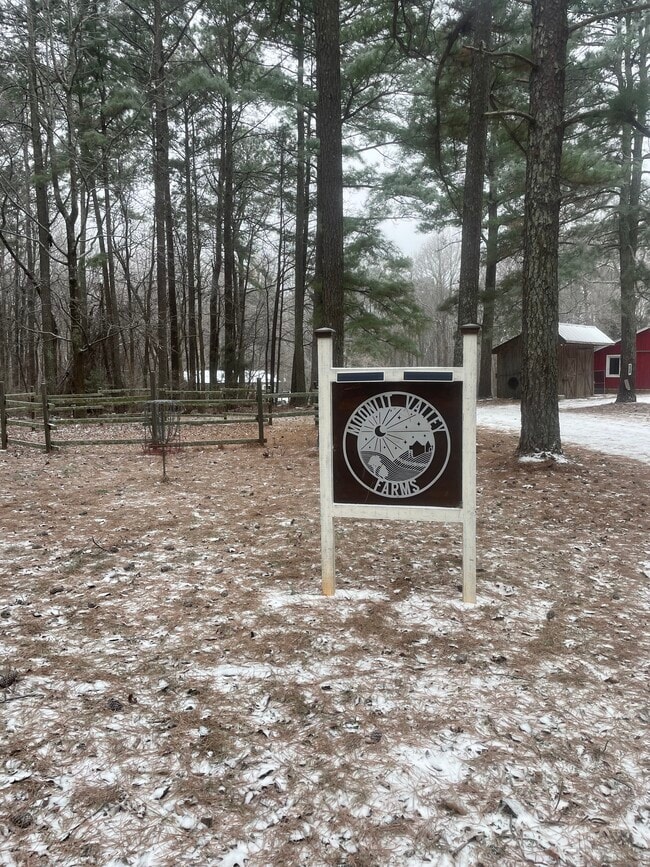 Building Photo - 425 Moon Meadow Ln