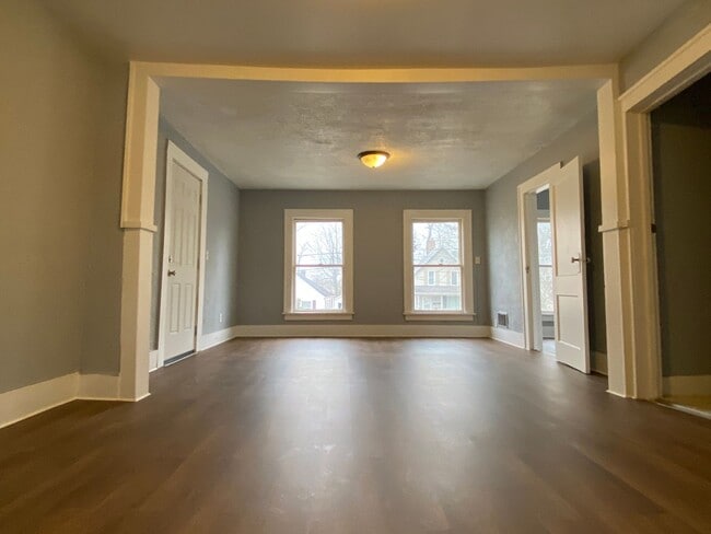 Building Photo - 35 S 3rd St Unit 3