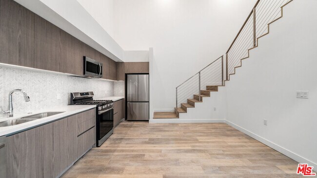 Photo - 5153 W Maplewood Ave Unit 407