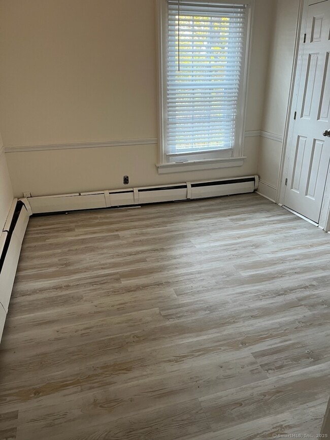 Photo - 568 Danbury Rd Unidad White House, 1st Floor