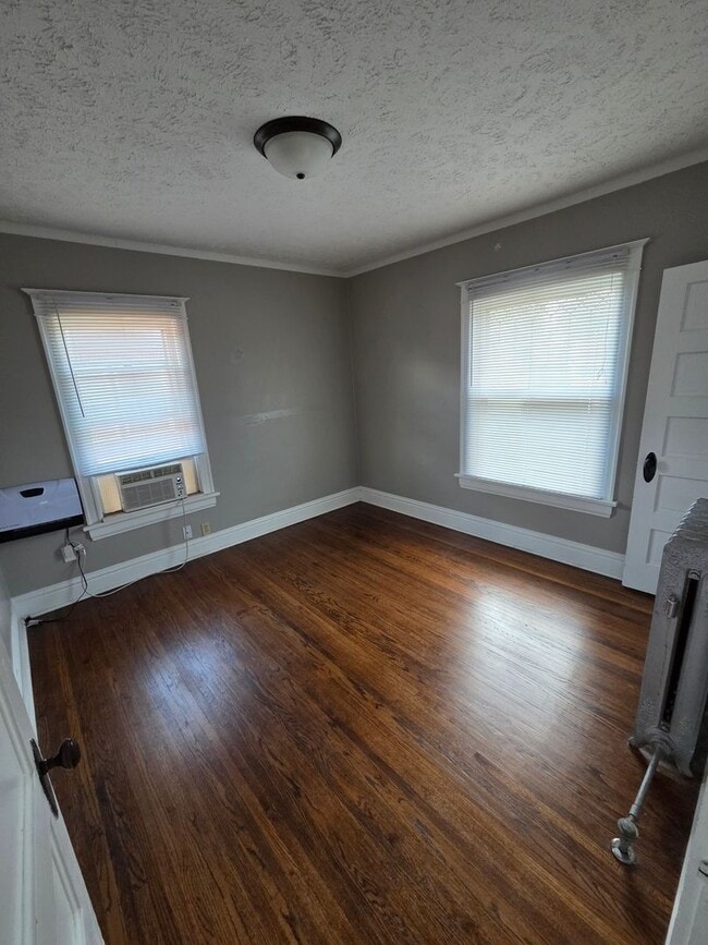 Photo - 4907 Underwood Ave Unit 2