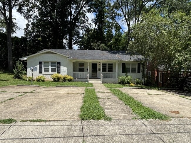 Building Photo - 635 Park Dr