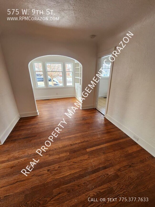Photo - 575 W 9th St