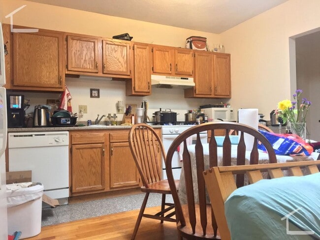 Photo - Spacious 4 Bed 2 Bath